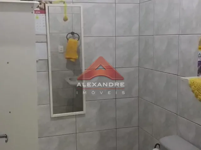 Casa com 233m² 4 quartos e 2 banheiros, à venda, no bairro Jardim Valparaíba em São José dos Campos