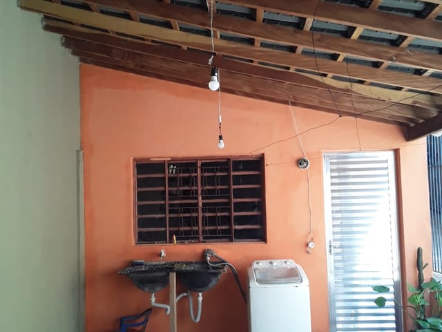 Casa com 150m² 2 quartos e 1 banheiro, à venda, no bairro Comercial e Residencial Jardim Mariana em Pindamonhangaba