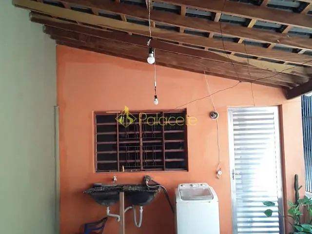 Casa com 150m² 2 quartos e 1 banheiro, à venda, no bairro Comercial e Residencial Jardim Mariana em Pindamonhangaba