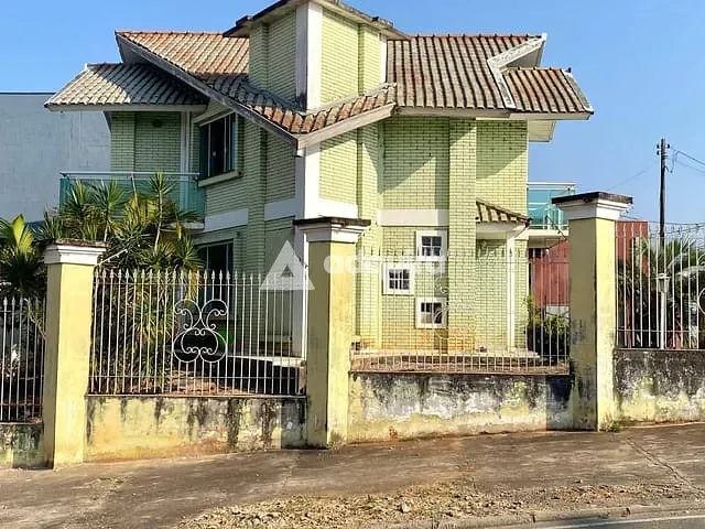 Casa com 397m² 3 quartos e 3 banheiros, à venda, no bairro Colônia Dona Luíza em Ponta Grossa