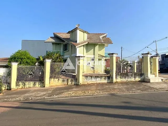 Casa com 397m² 3 quartos e 3 banheiros, à venda, no bairro Colônia Dona Luíza em Ponta Grossa