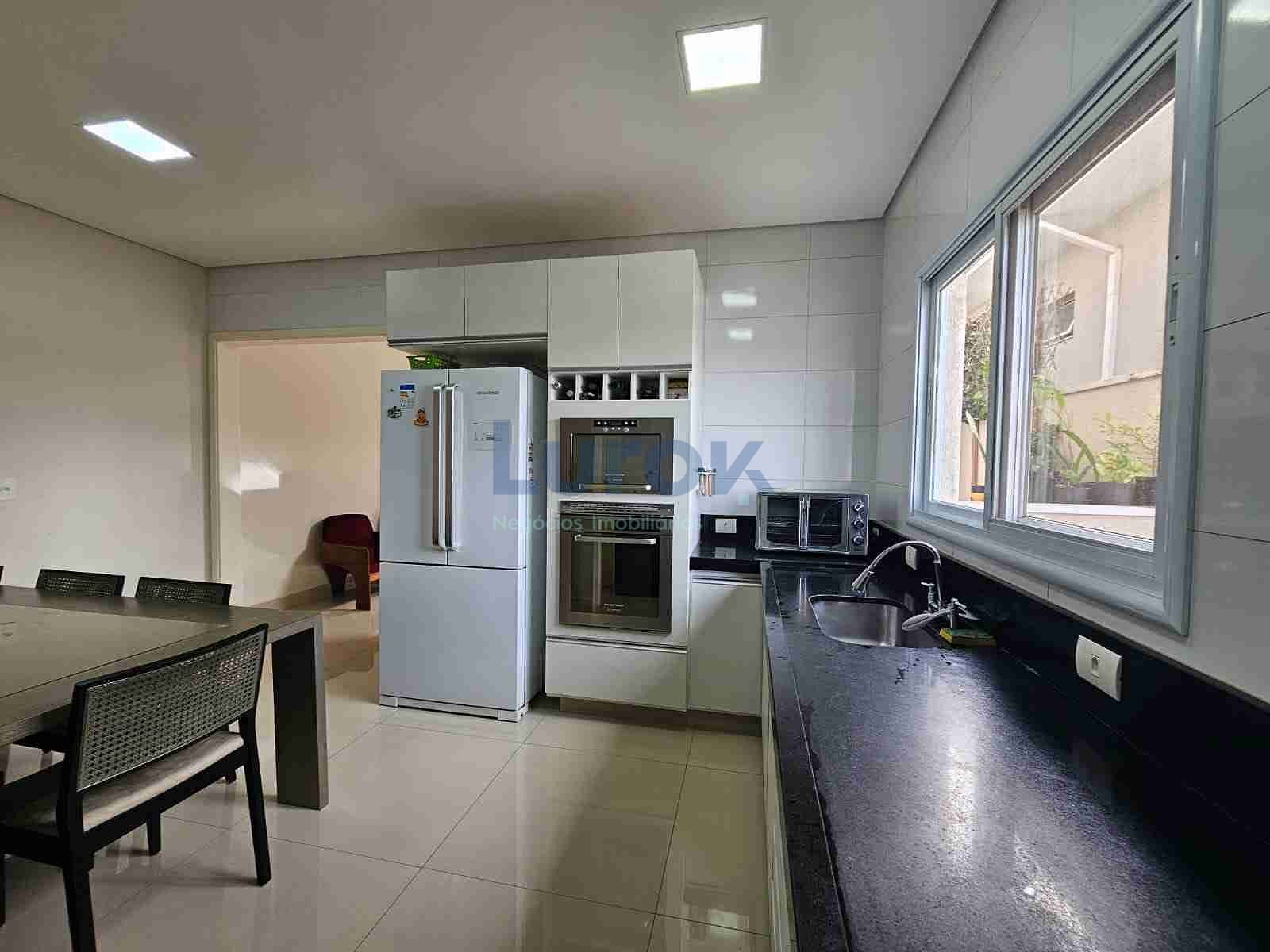 Casa, 3 quartos, 256 m² - Foto 8