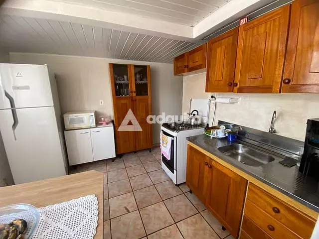 Casa 2 quartos e 2 banheiros, à venda, no bairro Neves em Ponta Grossa