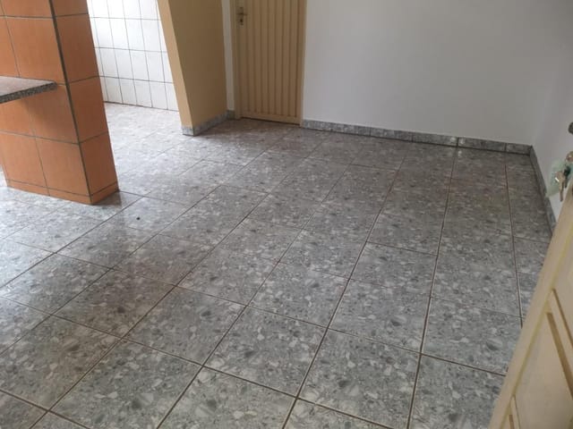 Foto do Casa - Casa com 1 dormitório para alugar, 10 m² por R$ 600,00/mês - Nossa Senhora da Abadia - Uberaba/MG | ZUCATO IMOBILIARIA LTDA