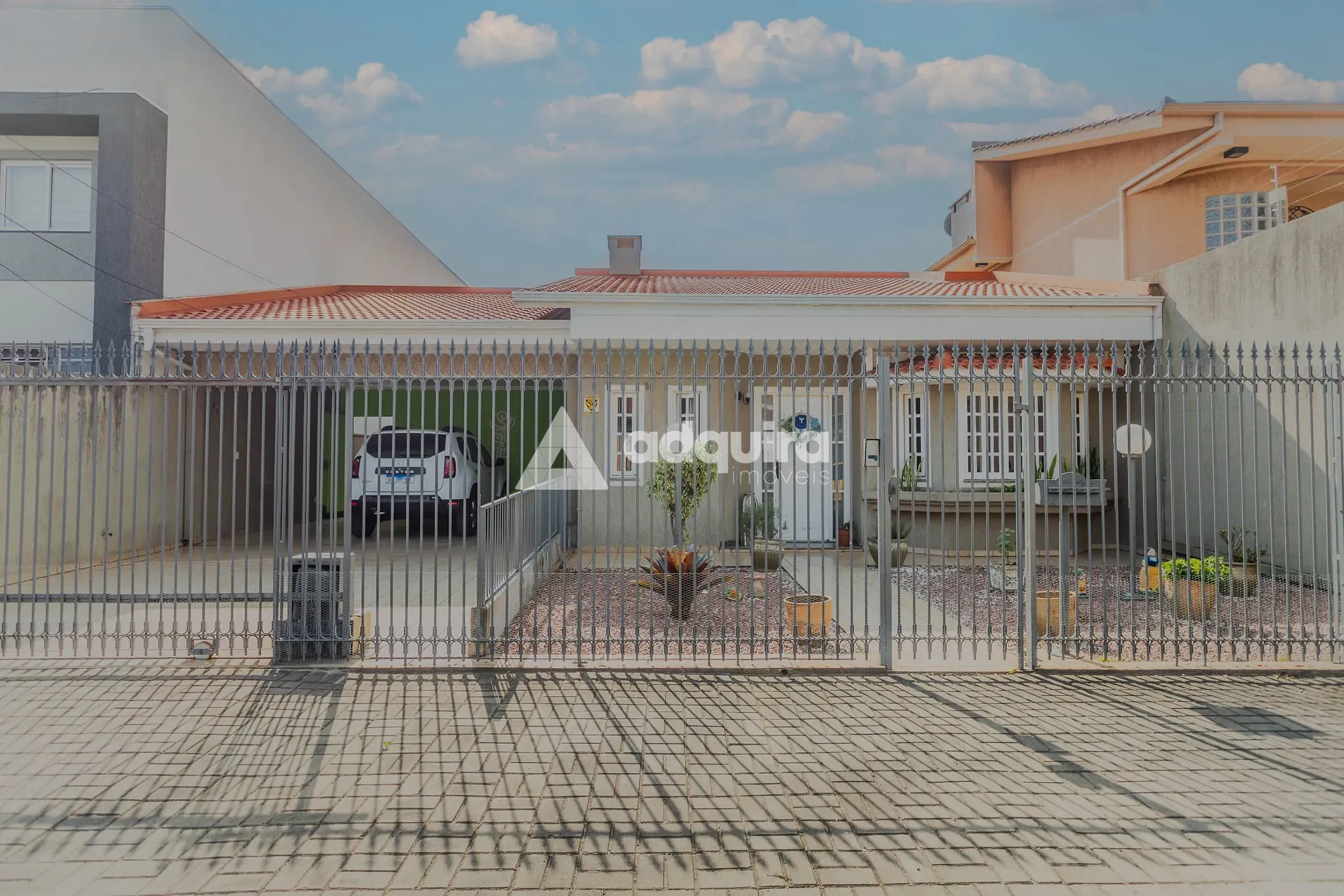 Casa, 3 quartos, 197 m² - Foto 1