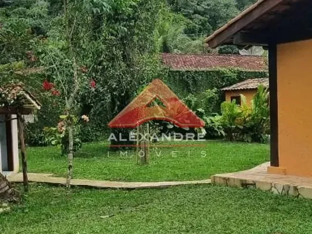 Casa com 1500m² 4 quartos e 3 banheiros, à venda, no bairro Praia de Camburi em São Sebastião