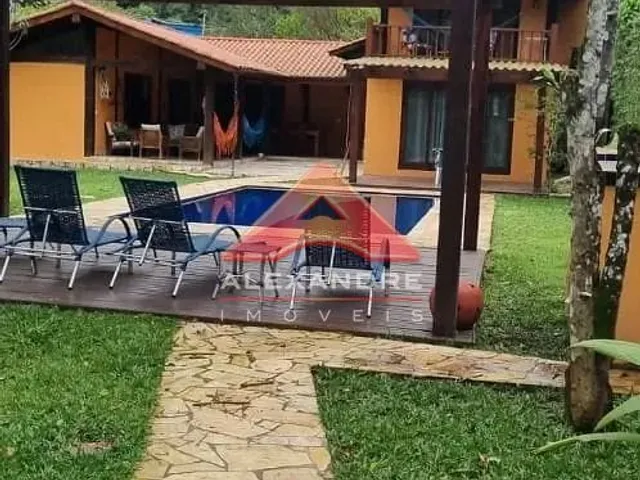 Casa com 1500m² 4 quartos e 3 banheiros, à venda, no bairro Praia de Camburi em São Sebastião