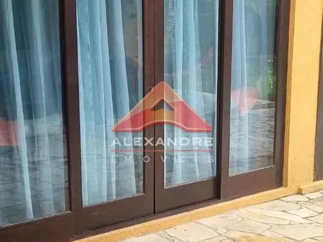 Casa com 1500m² 4 quartos e 3 banheiros, à venda, no bairro Praia de Camburi em São Sebastião