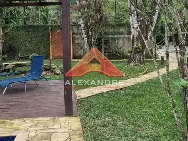 Casa com 1500m² 4 quartos e 3 banheiros, à venda, no bairro Praia de Camburi em São Sebastião