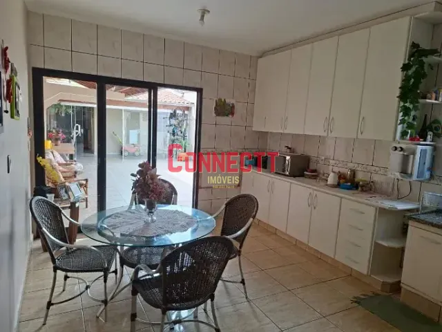 Casa com 203m² 3 quartos e 2 banheiros, à venda, no bairro Vila Albertina em Ribeirão Preto