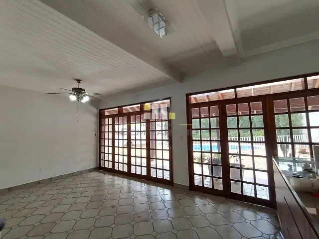 Casa com 500m² 4 quartos e 1 banheiro, para alugar, no bairro Parque Franceschini em Sumaré