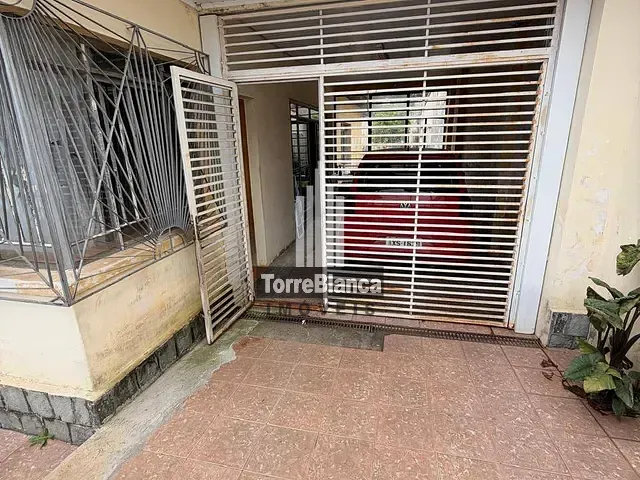 Casa 3 quartos e 2 banheiros, à venda, no bairro Centro em Ponta Grossa