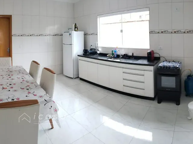 Casa com 150m² 5 quartos e 3 banheiros, à venda, no bairro Itaguá em Ubatuba