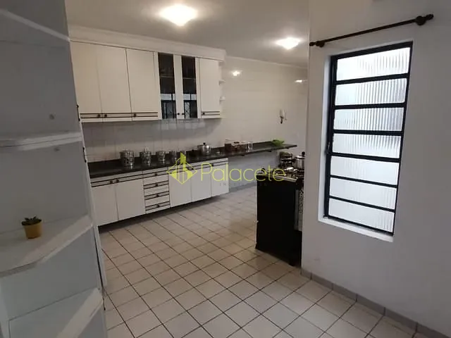 Casa com 331m² 3 quartos e 2 banheiros, à venda, no bairro Alto do Cardoso em Pindamonhangaba