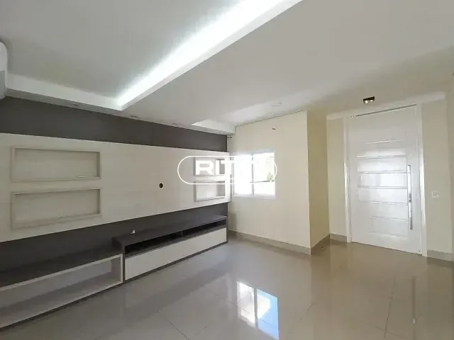 Casa com 350m² 3 quartos e 5 banheiros, para alugar, no bairro Swiss Park em Campinas