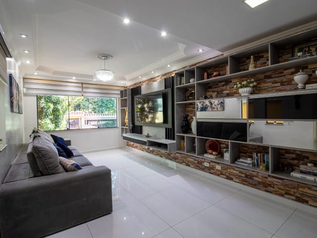 Foto do Casa - Casa tipo para venda em Parque São Domingos com 3 quartos, sendo 2 suítes, 231m² | Lares e Andares Imóveis