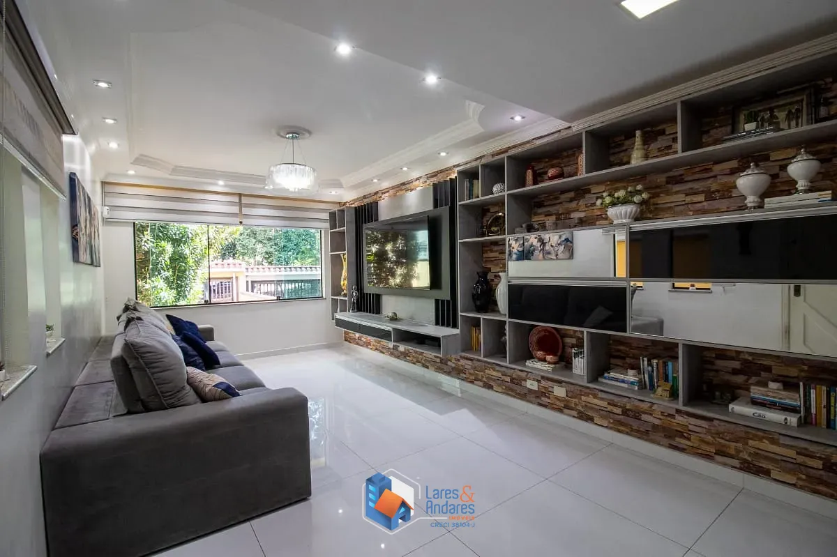 Casa, 3 quartos, 231 m² - Foto 1