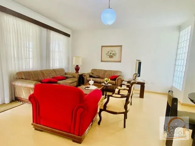 Casa com 468m² 2 quartos e 3 banheiros, à venda, no bairro Jardim Siriema em Atibaia