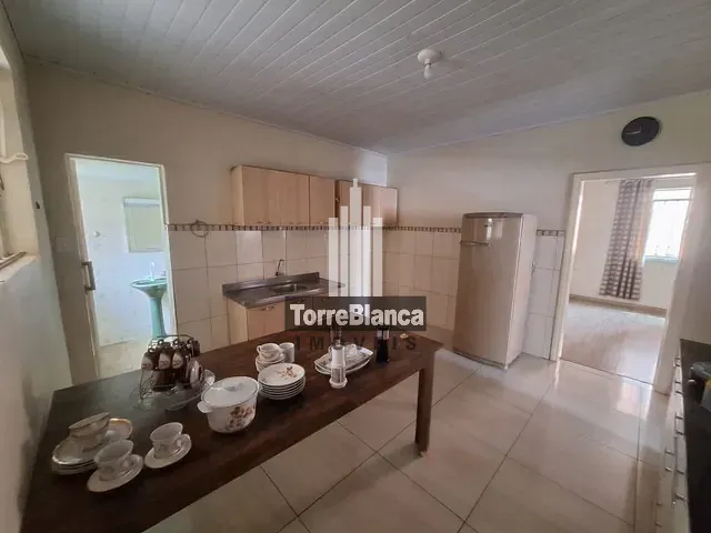 Casa 4 quartos e 2 banheiros, para alugar, no bairro Oficinas em Ponta Grossa