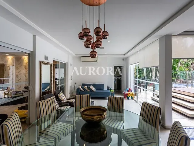 Casa com 525m² 3 quartos e 7 banheiros, à venda, no bairro Parque Residencial Alcantara em Londrina