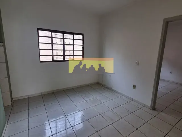 Casa com 250m² 2 quartos e 1 banheiro, para alugar, no bairro Barão Geraldo em Campinas
