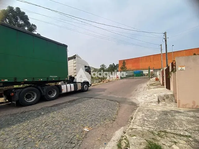 Casa com 1072m² 3 quartos e 2 banheiros, à venda, no bairro Contorno em Ponta Grossa