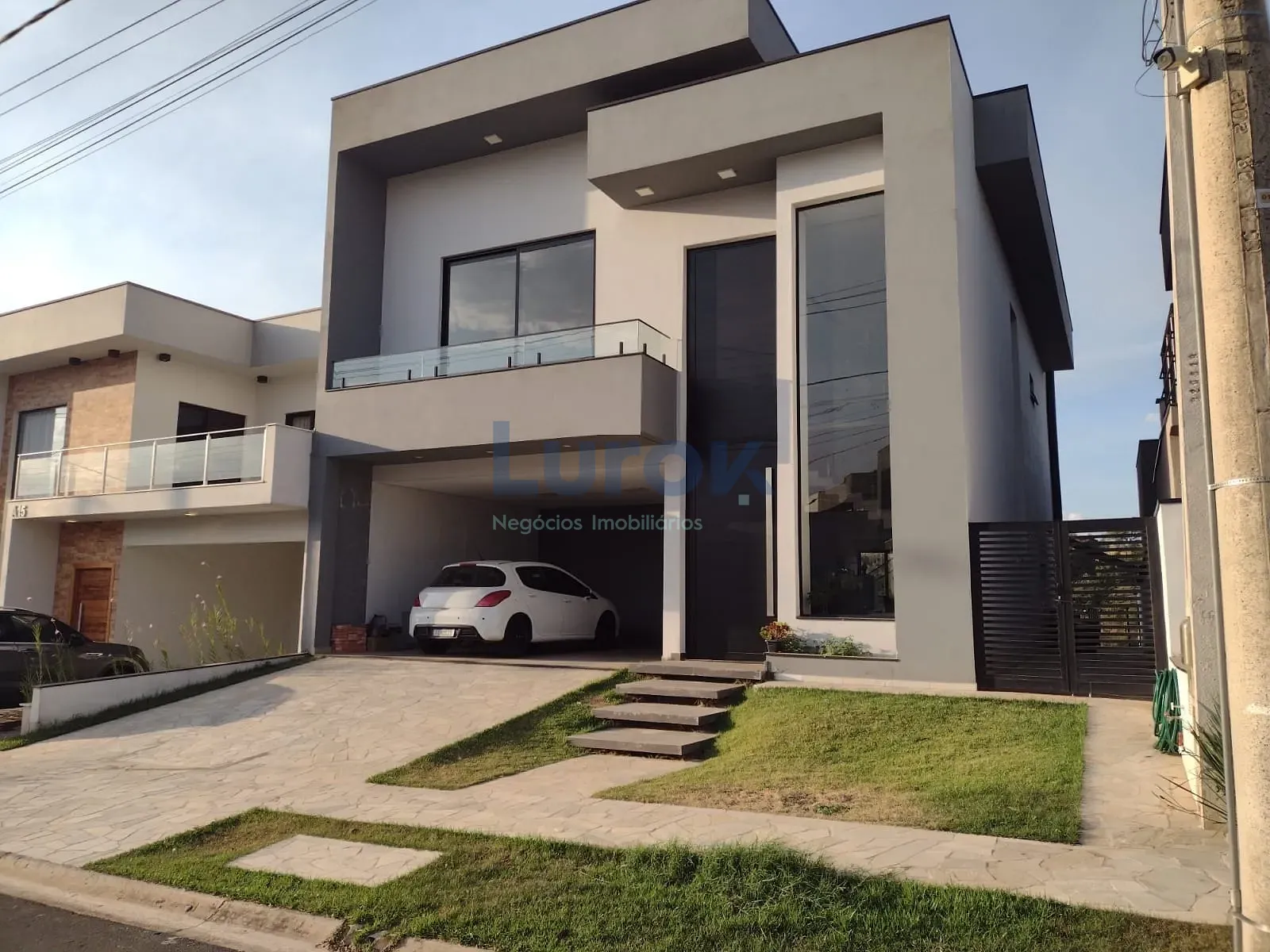 Casa, 4 quartos, 309 m² - Foto 1