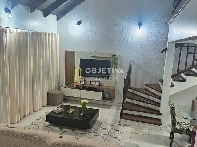 Casa 3 quartos e 4 banheiros, à venda, no bairro Morro Santana em Porto Alegre