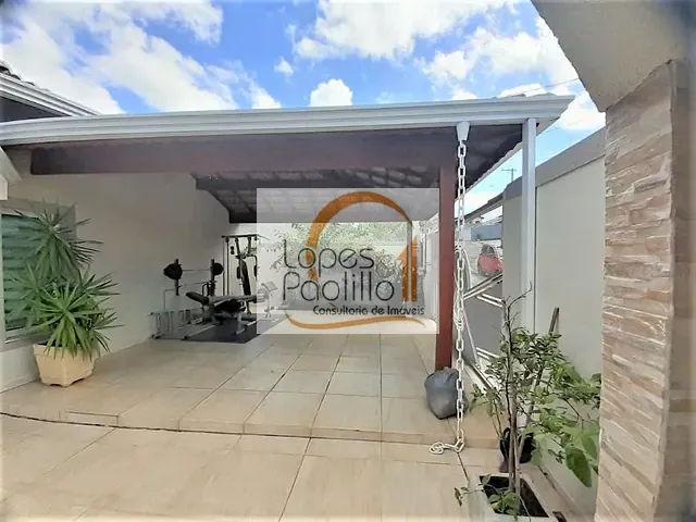 Casa com 300m² 4 quartos e 3 banheiros, à venda, no bairro Jardim Maristela em Atibaia