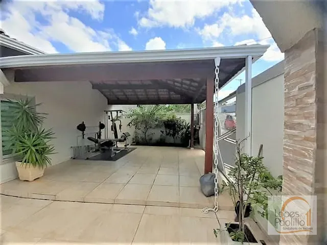 Casa com 300m² 4 quartos e 3 banheiros, à venda, no bairro Jardim Maristela em Atibaia
