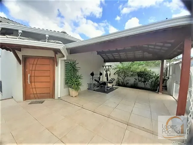 Casa com 300m² 4 quartos e 3 banheiros, à venda, no bairro Jardim Maristela em Atibaia