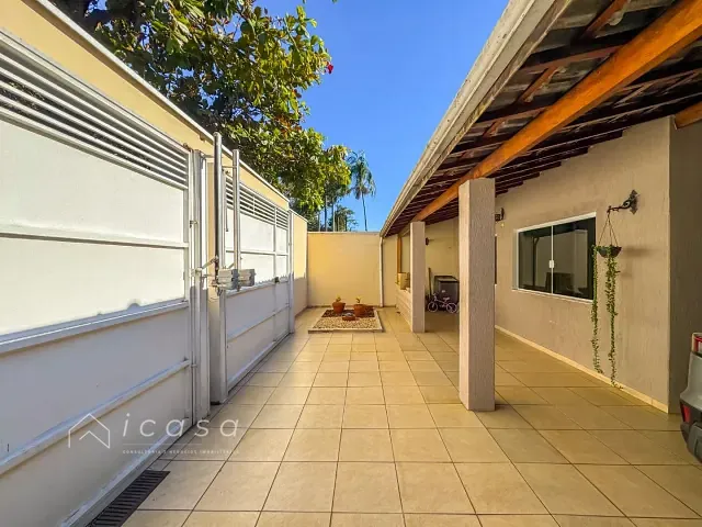Casa com 330m² 4 quartos e 3 banheiros, à venda, no bairro Vila São João em Caçapava