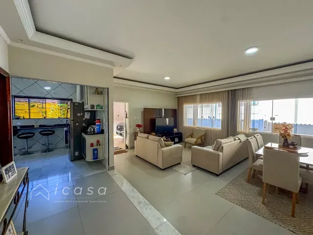 Casa com 330m² 4 quartos e 3 banheiros, à venda, no bairro Vila São João em Caçapava