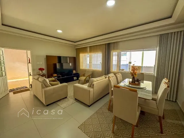 Casa com 330m² 4 quartos e 3 banheiros, à venda, no bairro Vila São João em Caçapava