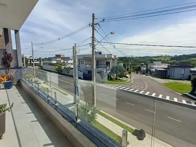 Casa com 326m² 4 quartos e 5 banheiros, à venda, no bairro Jardim São Marcos em Valinhos