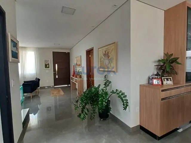 Casa com 326m² 4 quartos e 5 banheiros, à venda, no bairro Jardim São Marcos em Valinhos