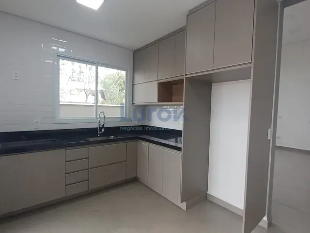 Casa com 300m² 3 quartos e 5 banheiros, à venda, no bairro Jardim São Marcos em Valinhos