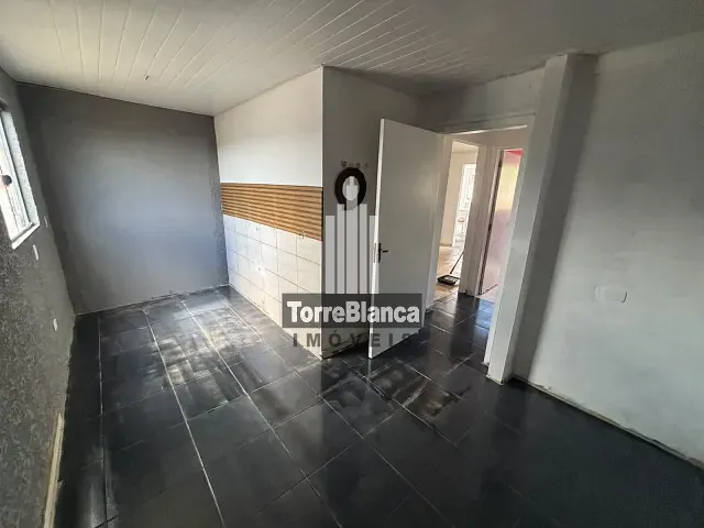 Casa 3 quartos e 2 banheiros, para alugar, no bairro Uvaranas em Ponta Grossa