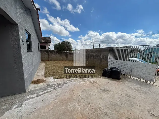 Casa 3 quartos e 2 banheiros, para alugar, no bairro Uvaranas em Ponta Grossa
