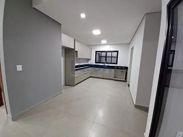 Casa com 300m² 3 quartos e 4 banheiros, à venda, no bairro Jardim São Marcos em Valinhos
