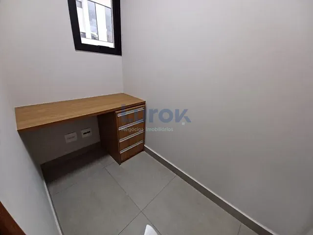 Casa com 300m² 3 quartos e 4 banheiros, à venda, no bairro Jardim São Marcos em Valinhos