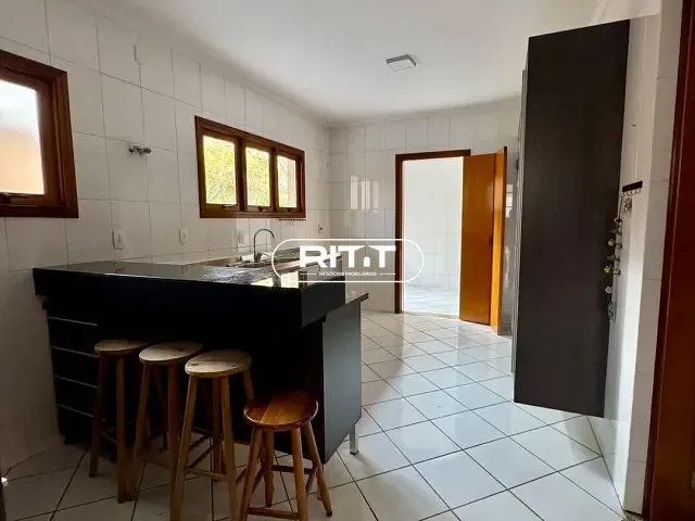 Casa com 780m² 4 quartos e 6 banheiros, para alugar, no bairro Centro em Vinhedo