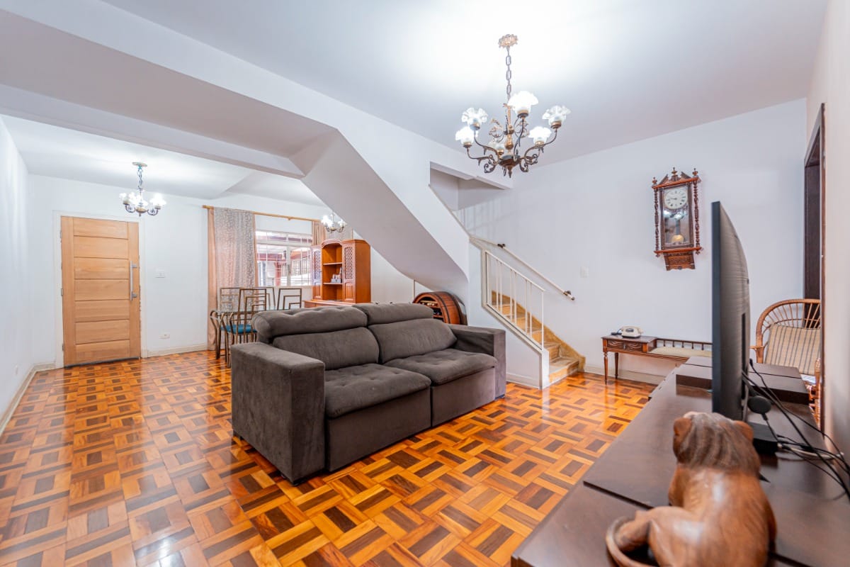 Foto do Casa-Casa tipo para venda em Planalto Paulista com 3 quartos, sendo 1 suíte, 180m²