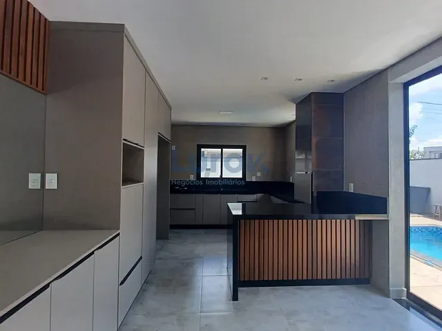 Casa com 311m² 3 quartos e 4 banheiros, à venda, no bairro Jardim São Marcos em Valinhos