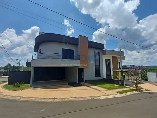 Casa com 311m² 3 quartos e 4 banheiros, à venda, no bairro Jardim São Marcos em Valinhos