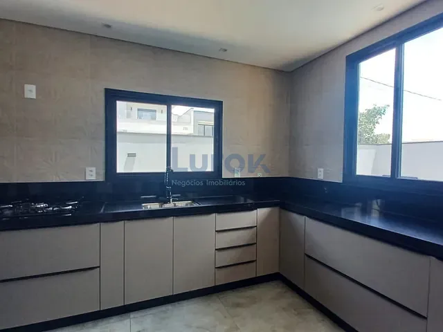 Casa com 311m² 3 quartos e 4 banheiros, à venda, no bairro Jardim São Marcos em Valinhos