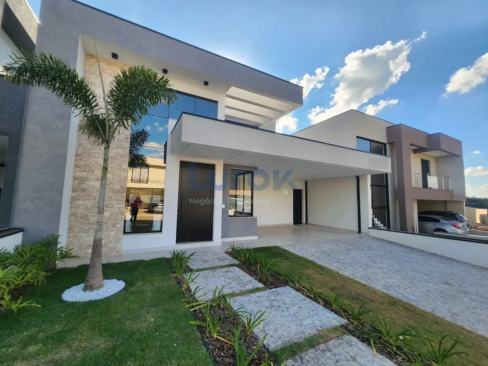 Casa, 3 quartos, 179 m² - Foto 1