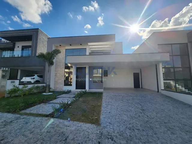 Casa com 300m² 3 quartos e 4 banheiros, à venda, no bairro Roncáglia em Valinhos