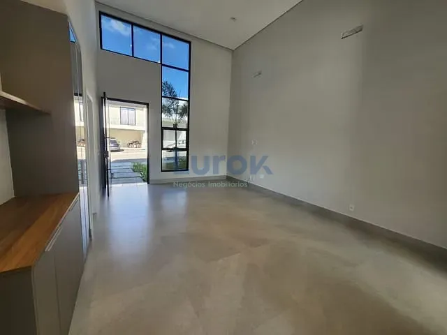 Casa com 300m² 3 quartos e 4 banheiros, à venda, no bairro Roncáglia em Valinhos