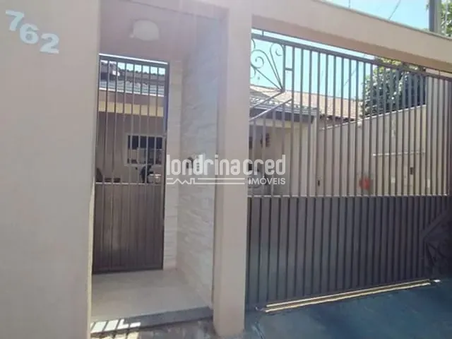 Casa à venda, no bairro Conjunto Café em Londrina